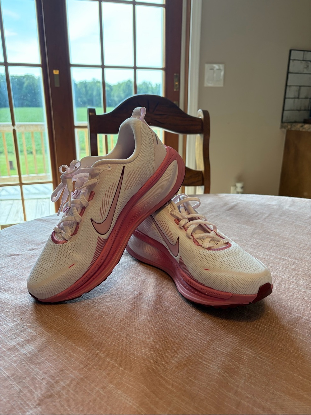 Nike Women's White and Pink Athletic Running Shoes